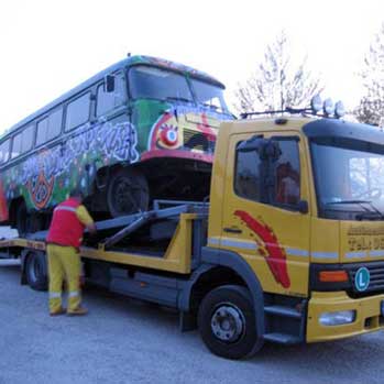 Veteránautók szállítása